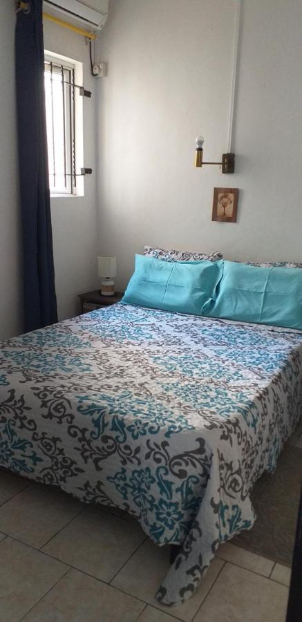 Corinne Villa A 300M From The Beach กรองด์เบย์ ภายนอก รูปภาพ