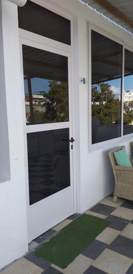 Corinne Villa A 300M From The Beach กรองด์เบย์ ภายนอก รูปภาพ