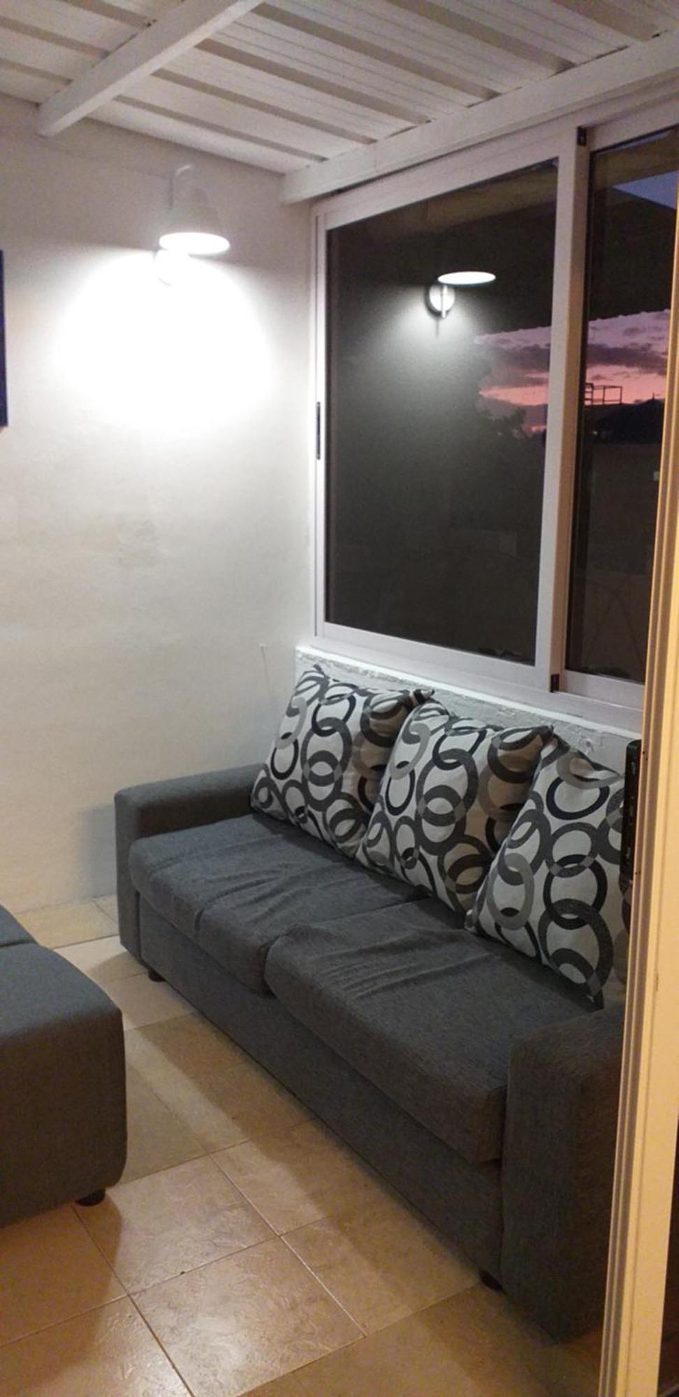 Corinne Villa A 300M From The Beach กรองด์เบย์ ภายนอก รูปภาพ