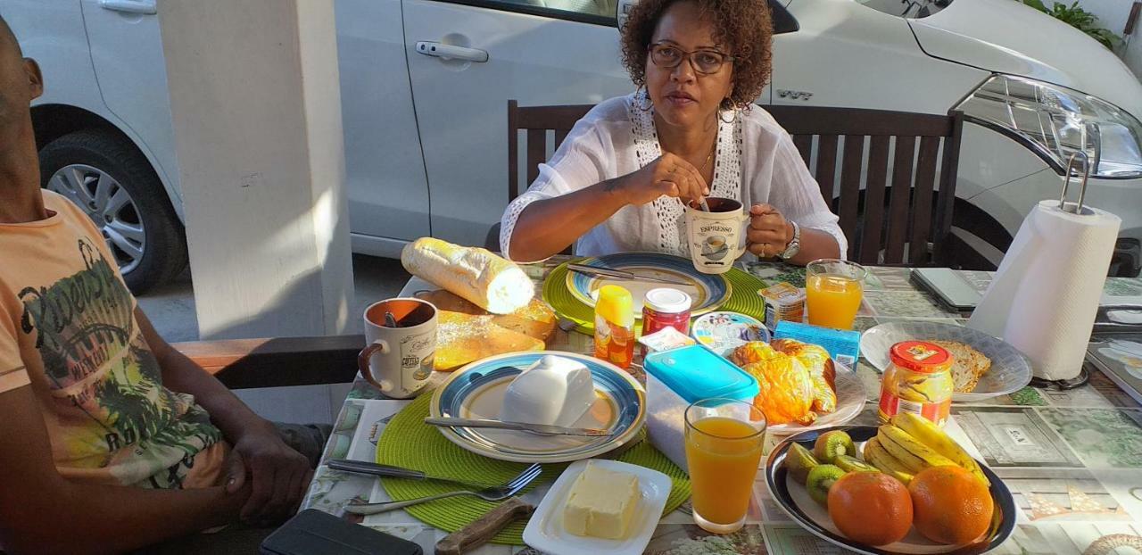 Corinne Villa A 300M From The Beach กรองด์เบย์ ภายนอก รูปภาพ