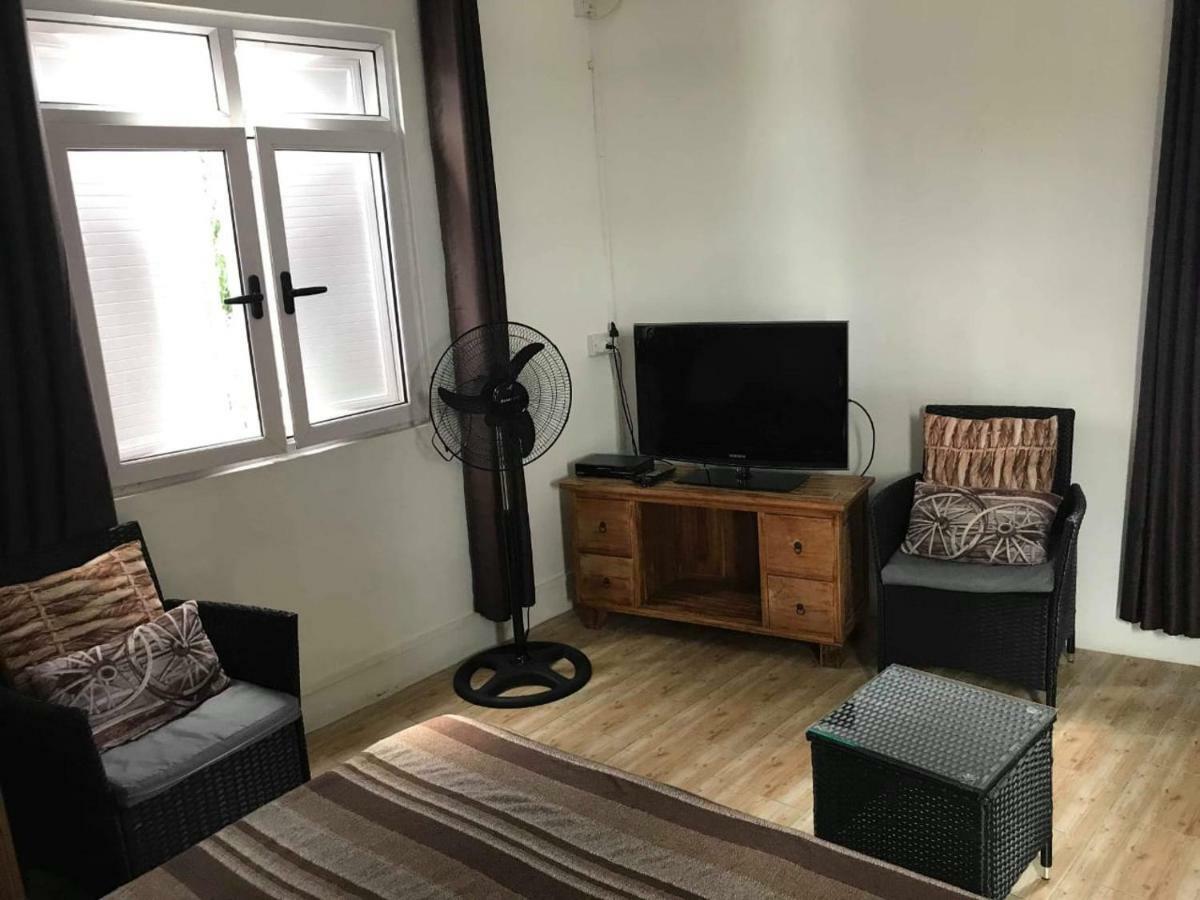 Corinne Villa A 300M From The Beach กรองด์เบย์ ภายนอก รูปภาพ
