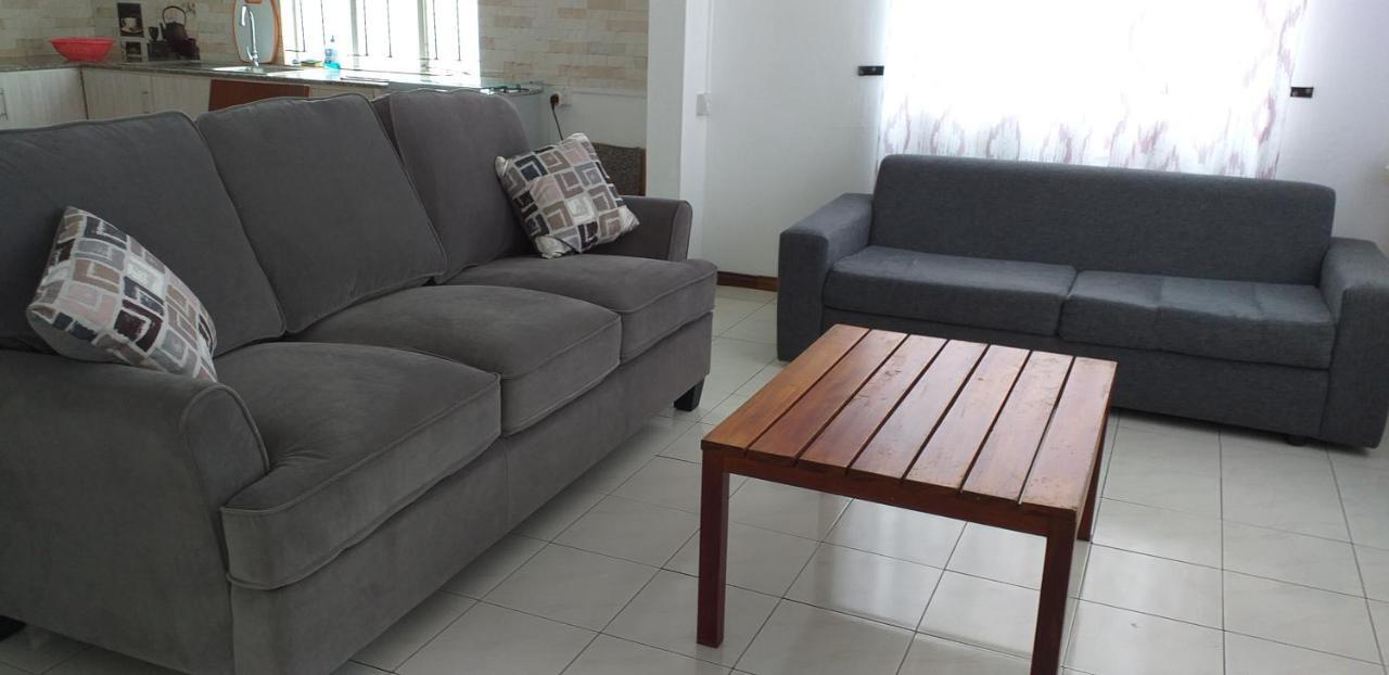 Corinne Villa A 300M From The Beach กรองด์เบย์ ภายนอก รูปภาพ
