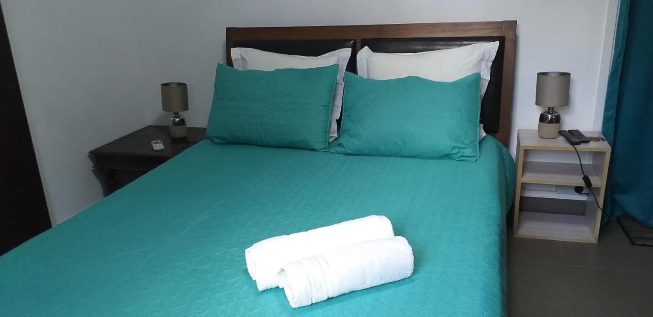 Corinne Villa A 300M From The Beach กรองด์เบย์ ภายนอก รูปภาพ